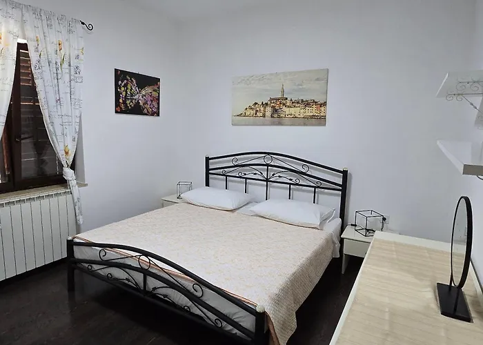 With Parking Space Buici, - 24819