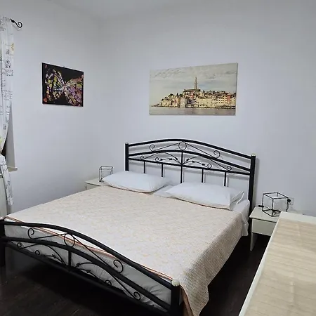 With Parking Space Buici, - 24819