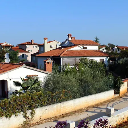 With Parking Space Buici, - 24819 Appartement *