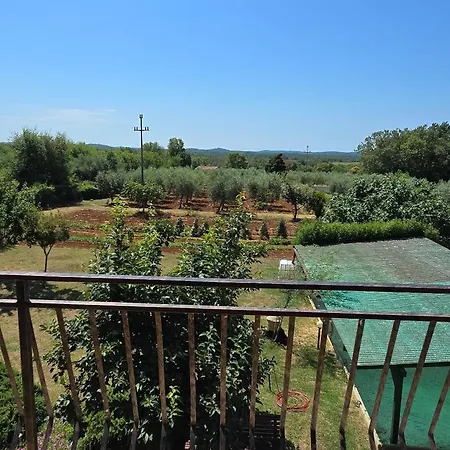 With Parking Space Buici, - 24819 Πόρετς